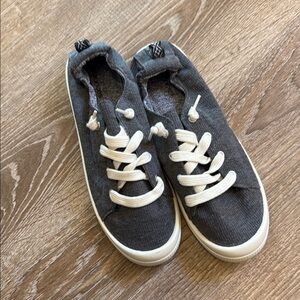 Maurices Gray and White Casual Sneakers with Elastic Panels